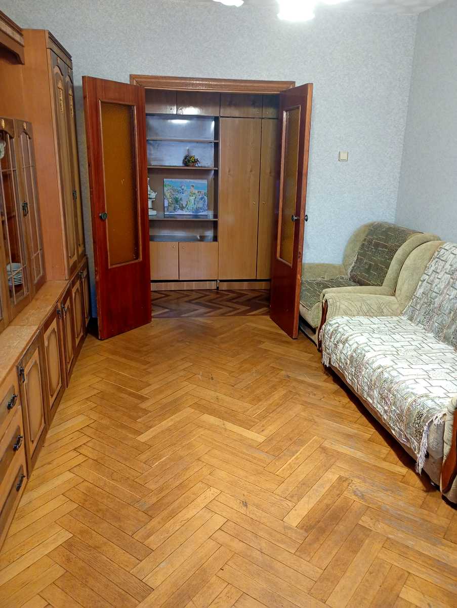 1879904915112785