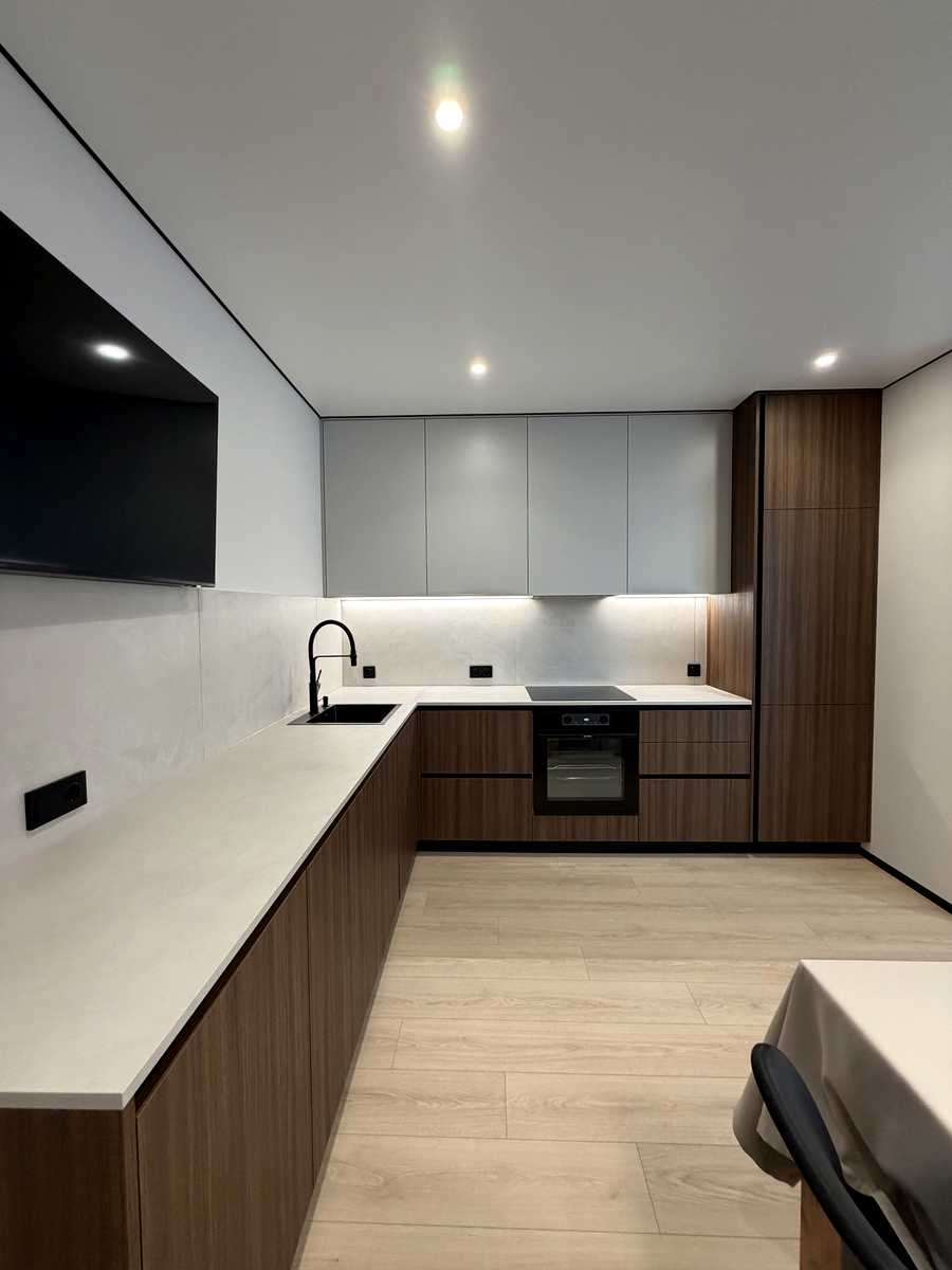 1879906624624552