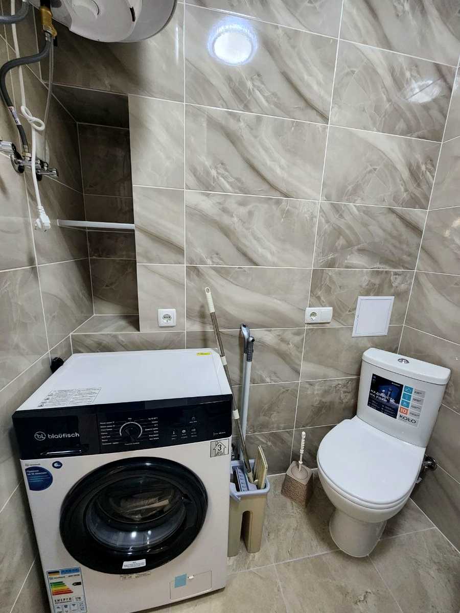 1879924643121692