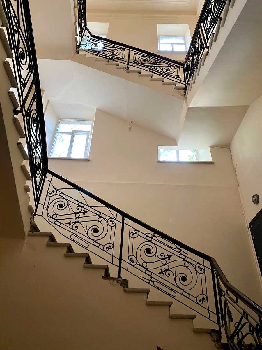1879925773243722