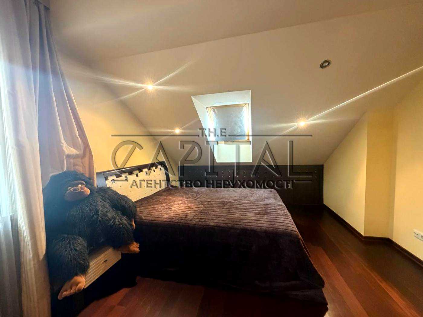 1879926578742738