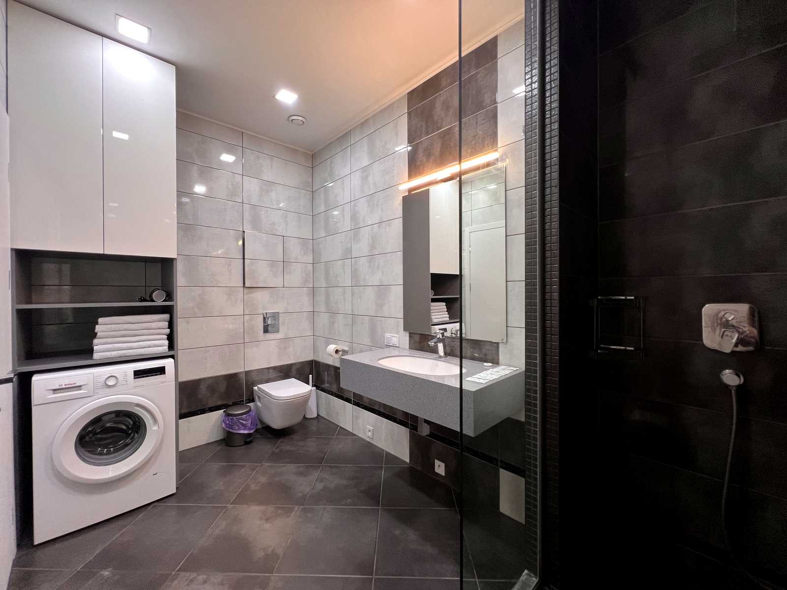 1879928276694081