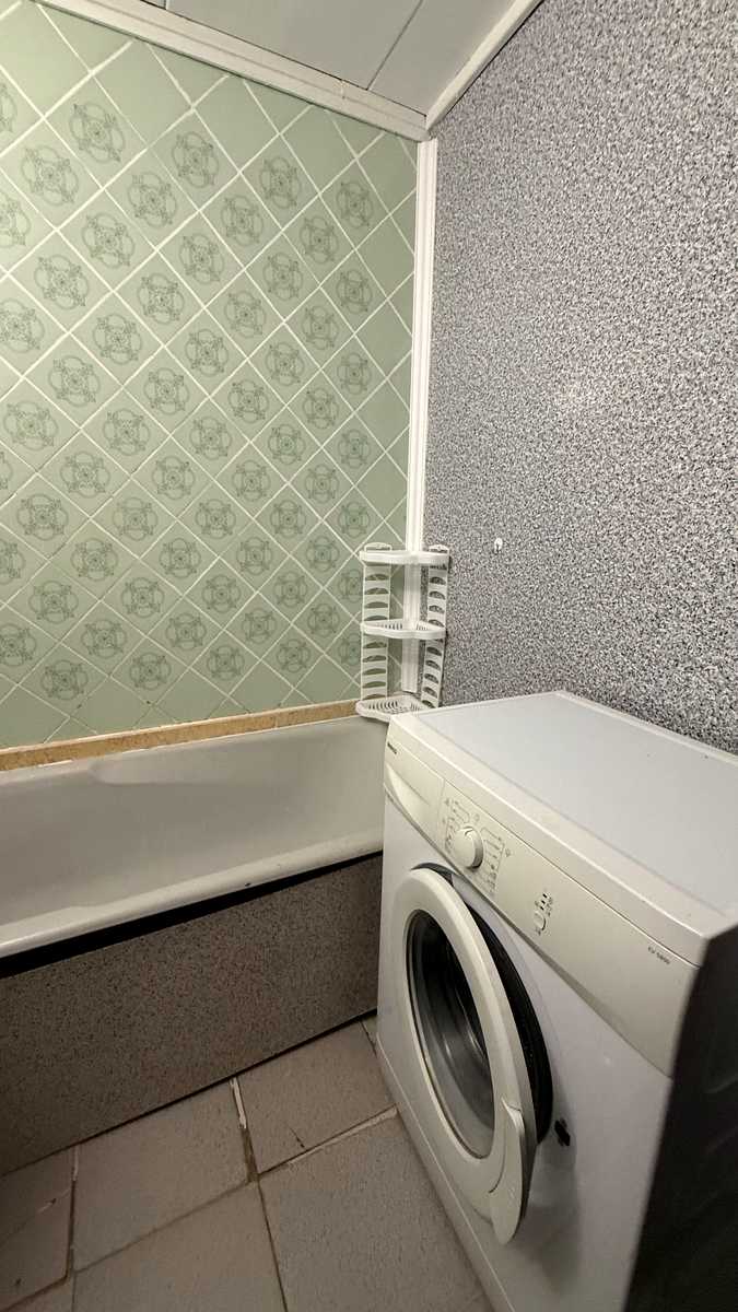 1879935165038294