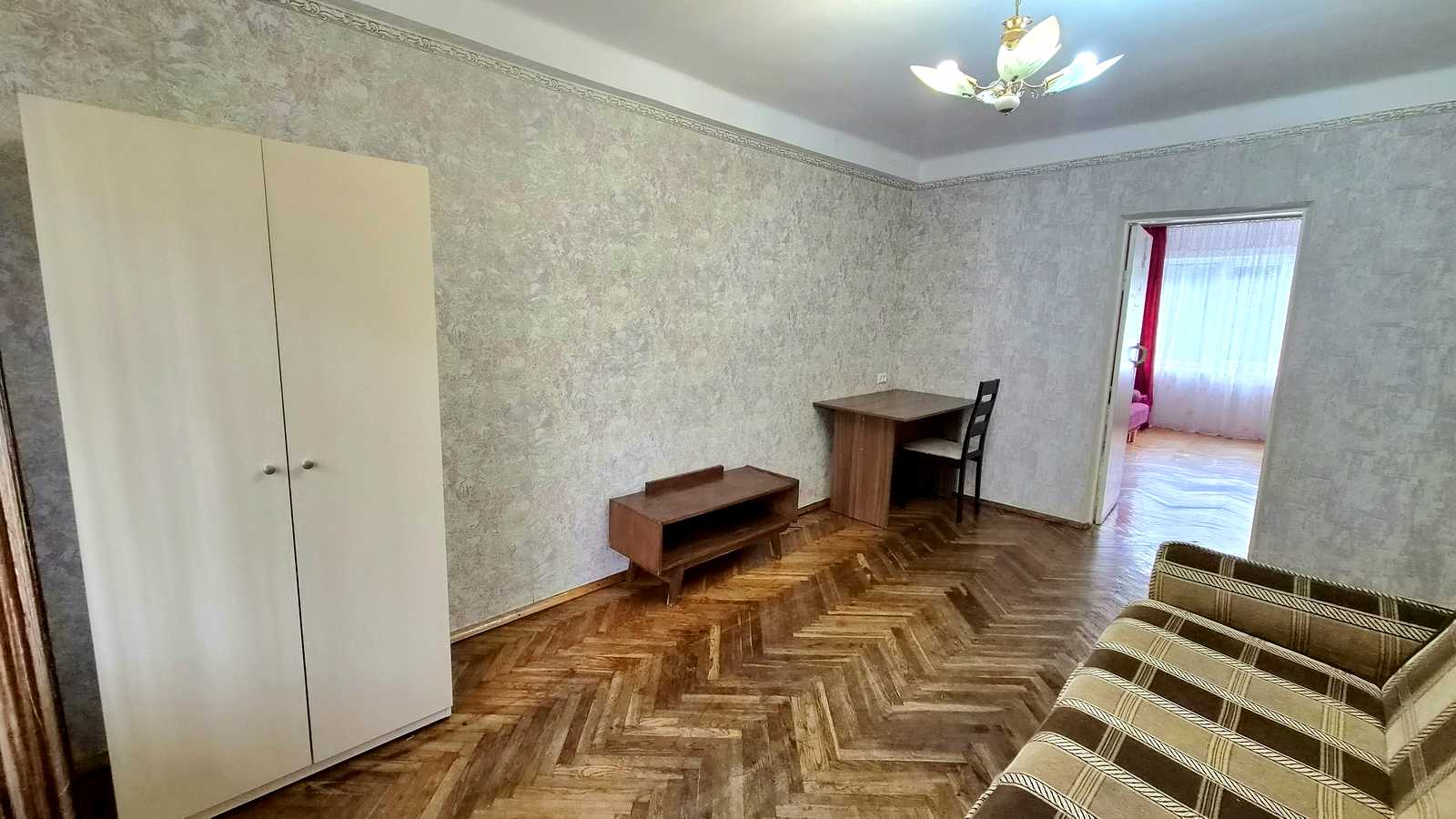 1879936278878273