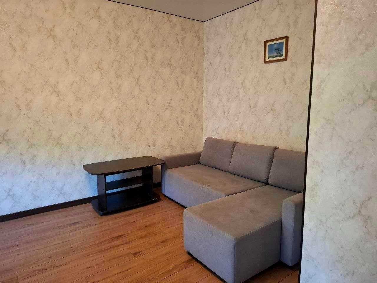 1879937344095887