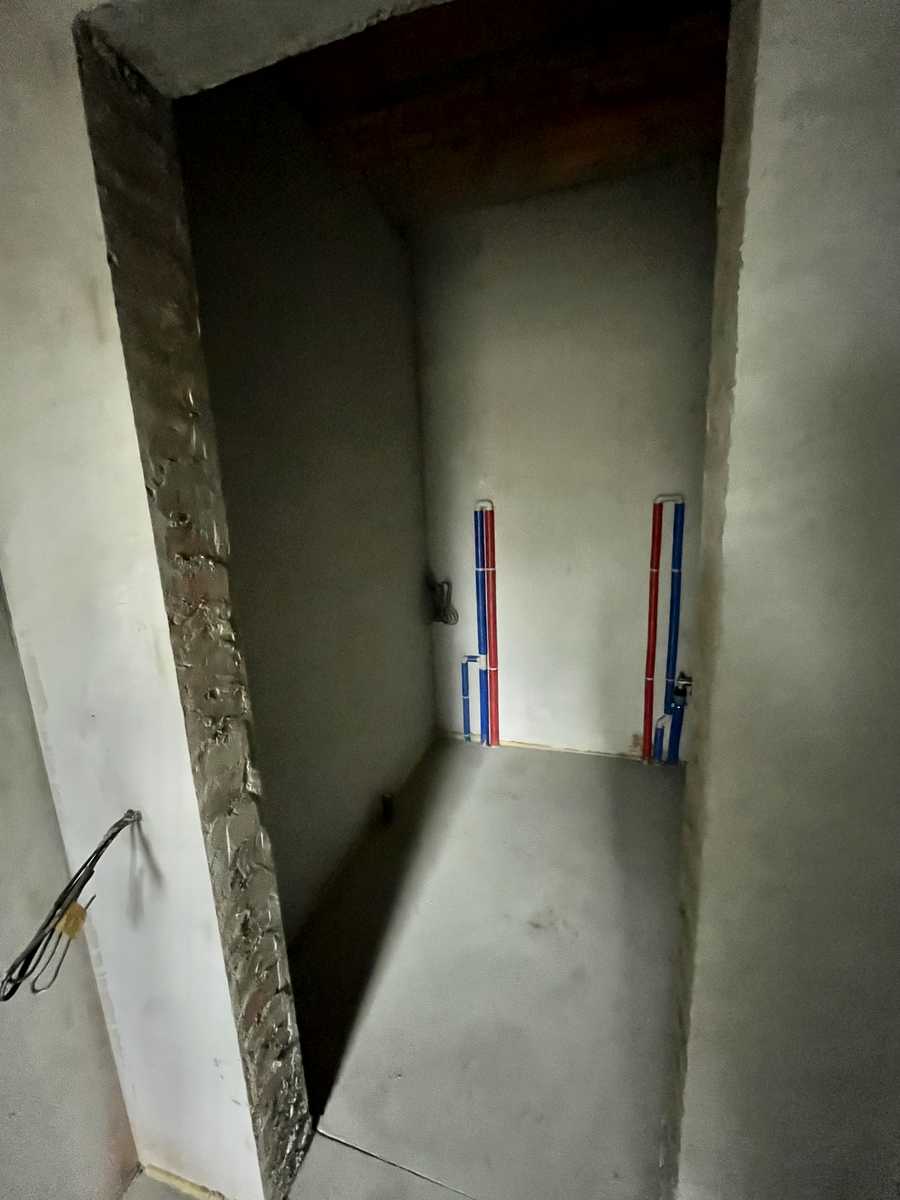 1879938172998942