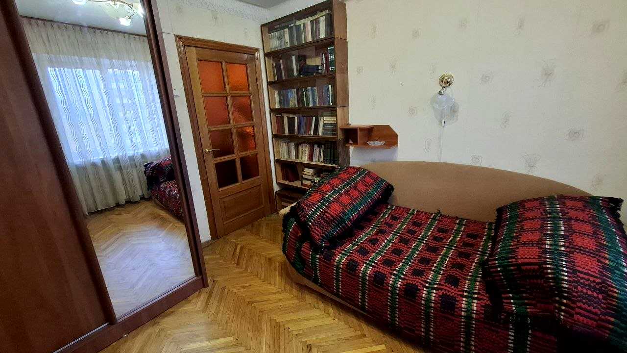 1879938436352237
