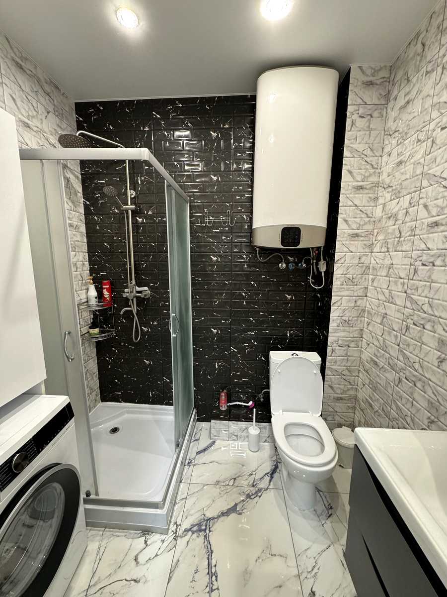 1879939454573432