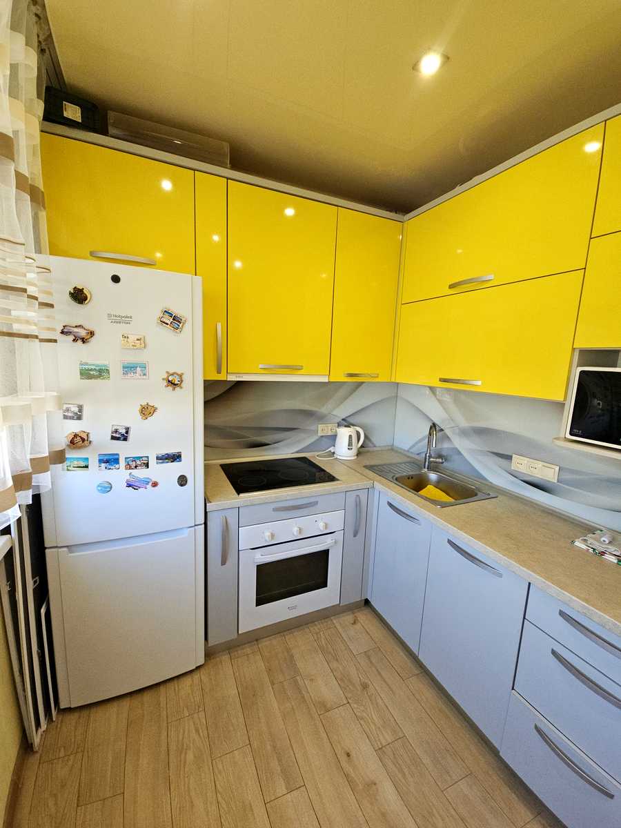 1879943198863080
