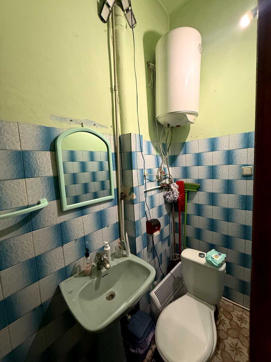1879943930983336