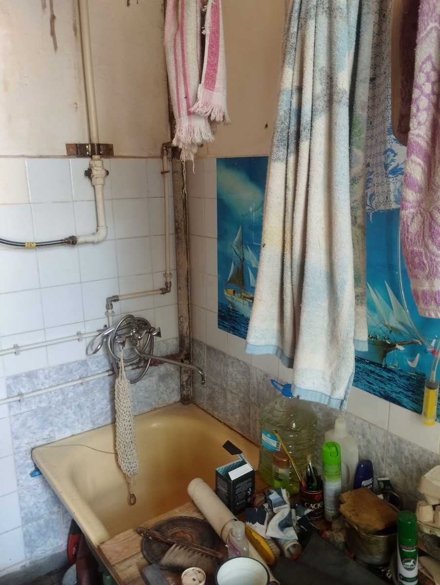 1879944045668296