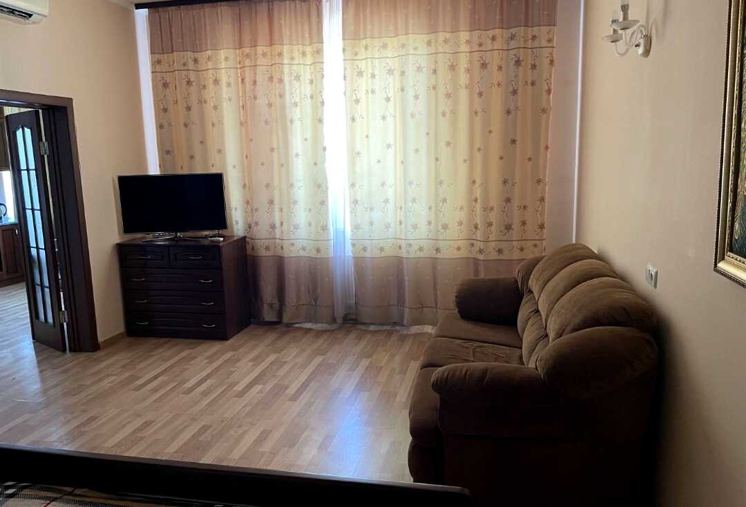 1879950856751230