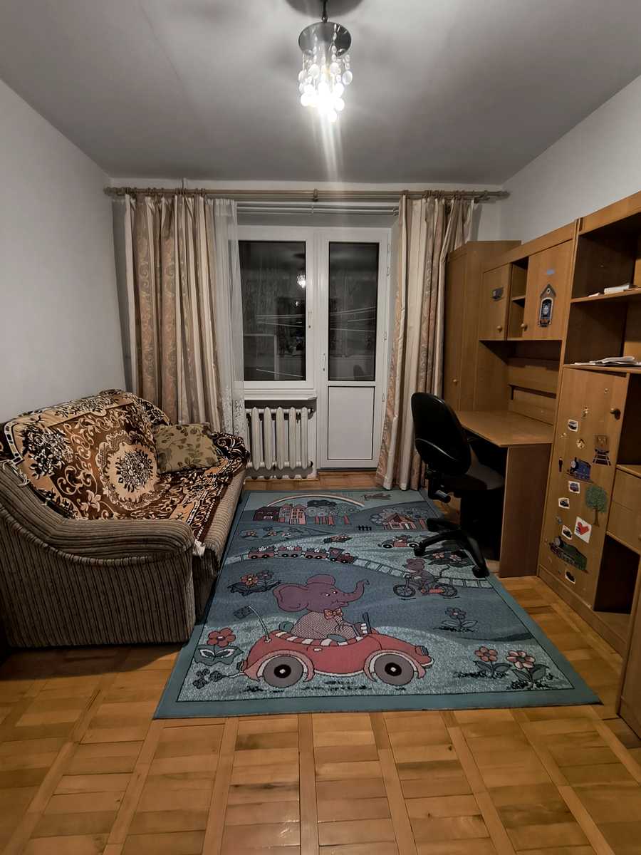 1879951686748175