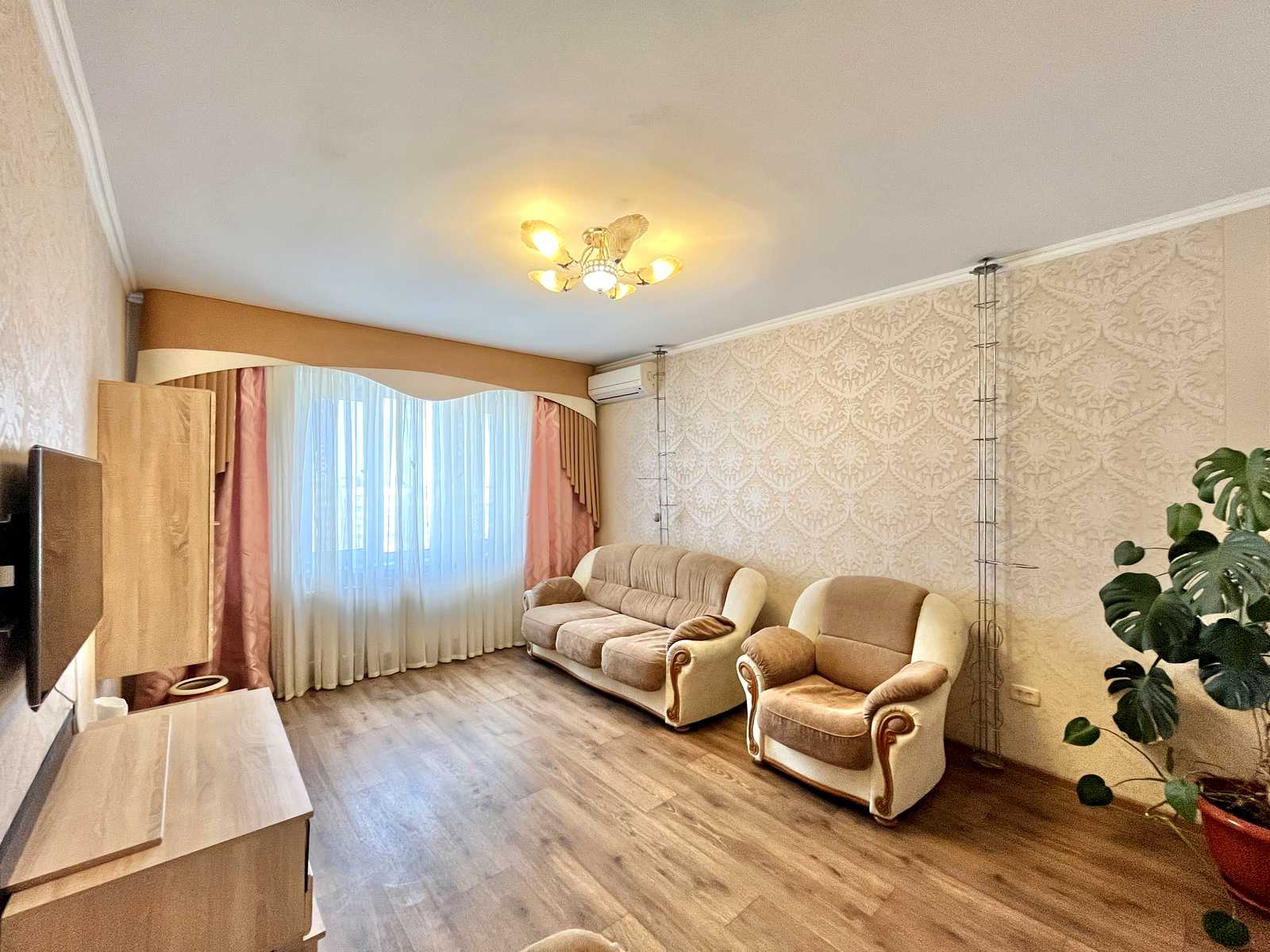 1879954846870480