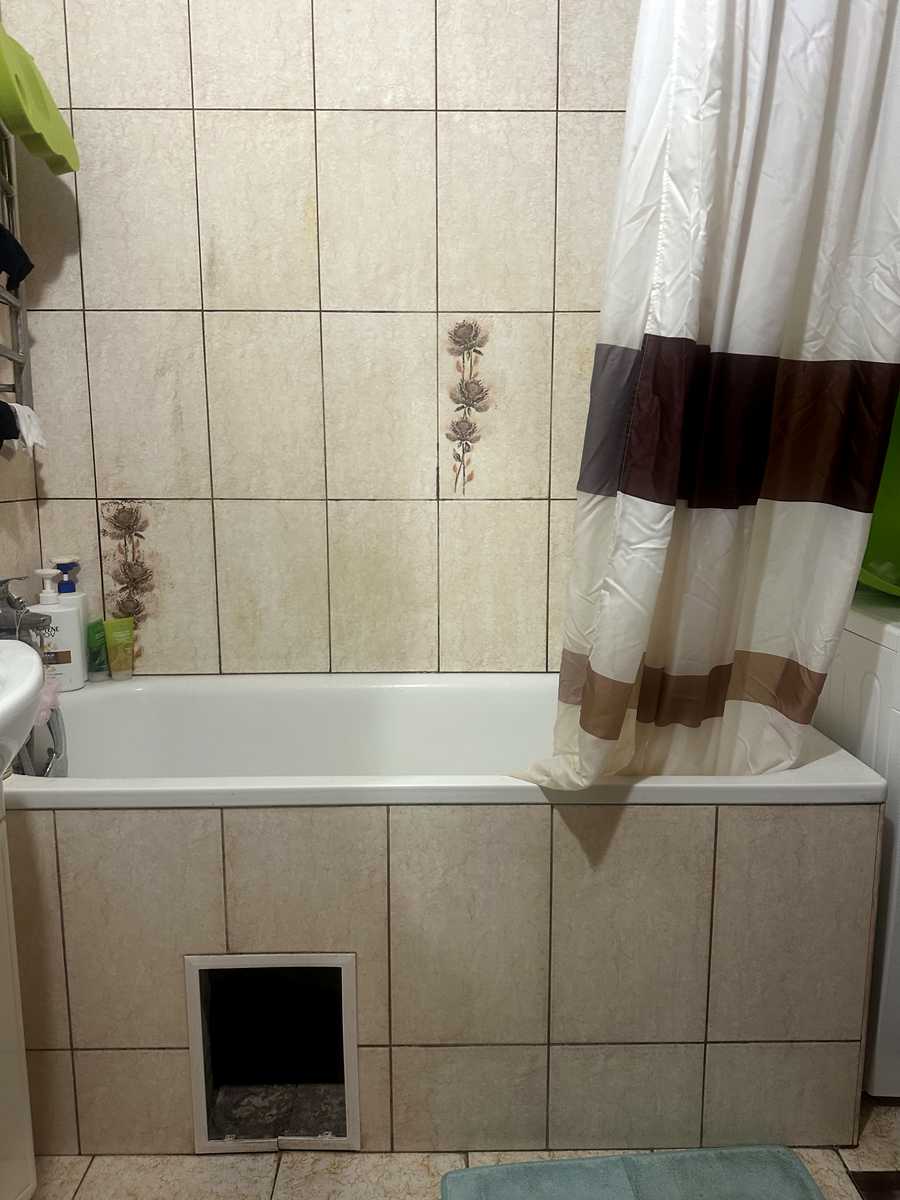 1880004627975557