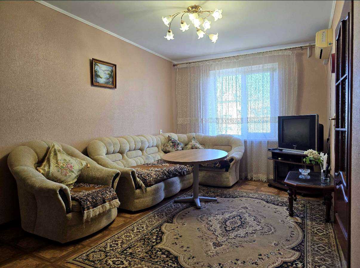 1880004930081125