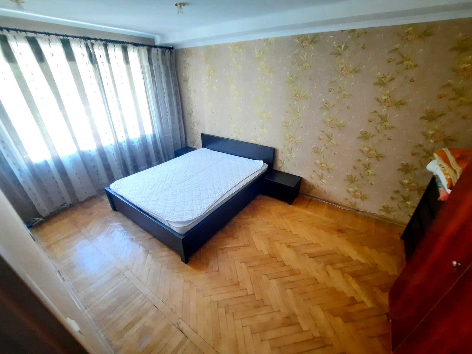 1880005365203837