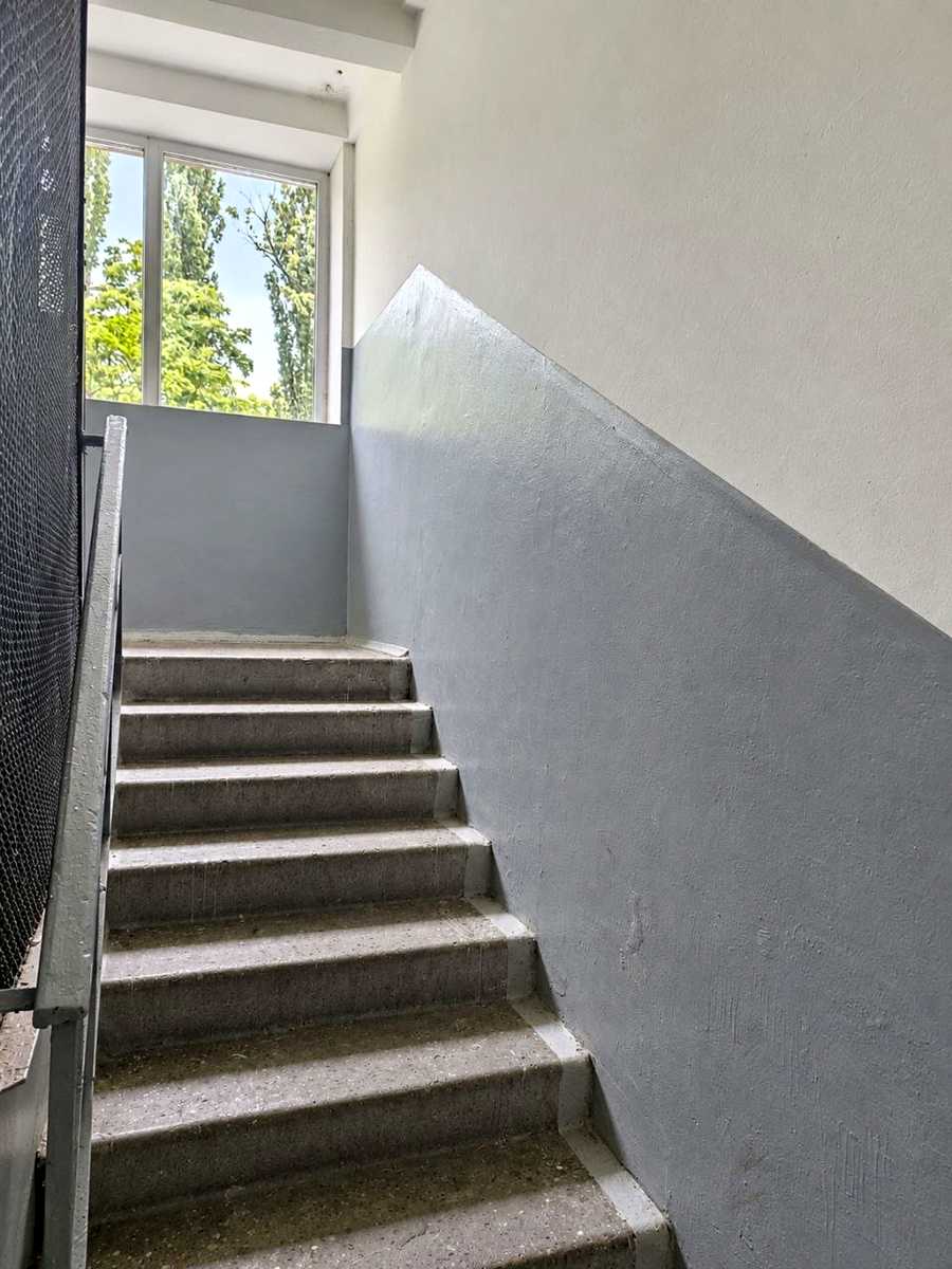 1880006172587009