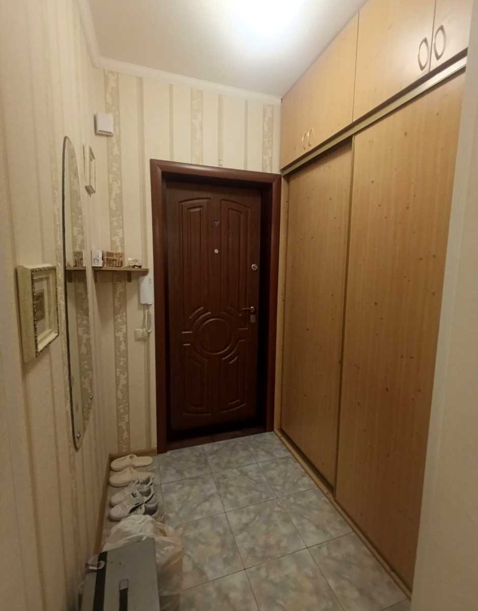 1880006589600427