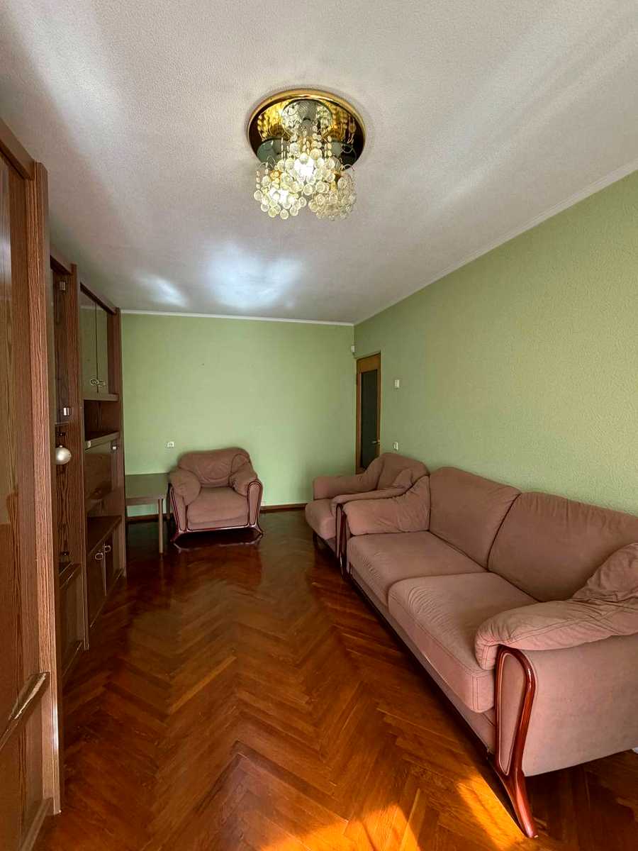 1880007504558308