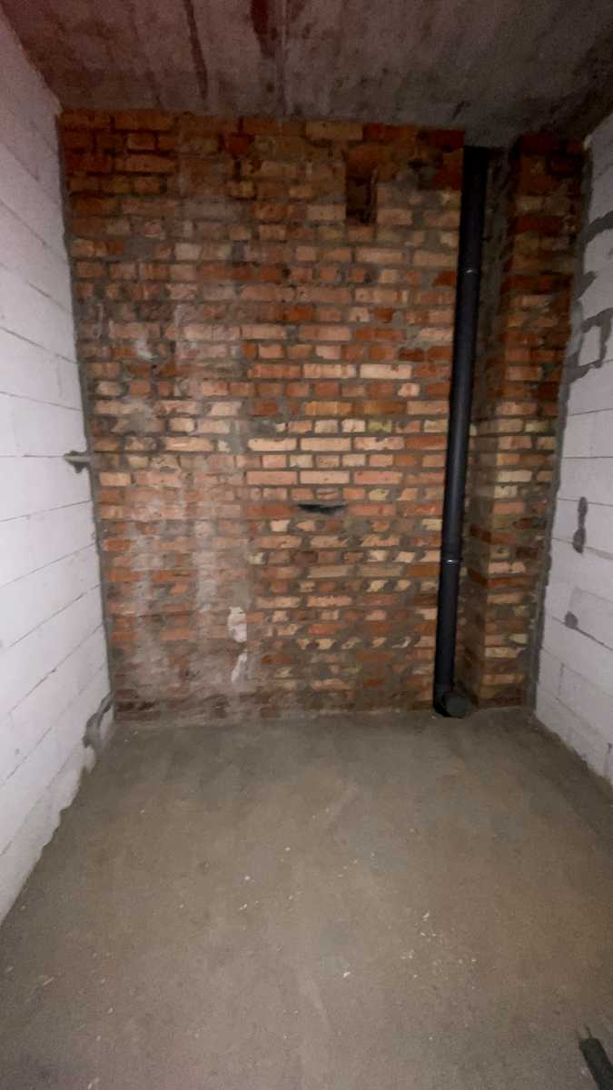 1880007631016748