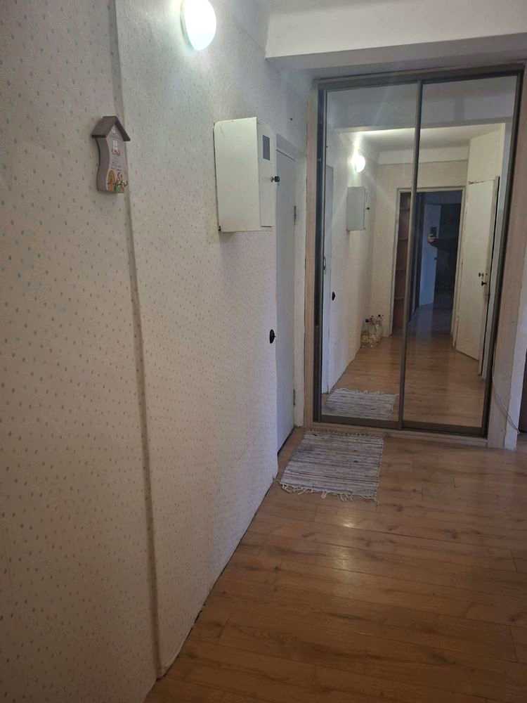 1880007833258103