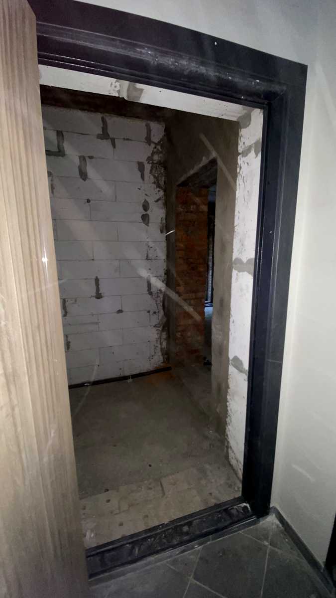 1880008122802844