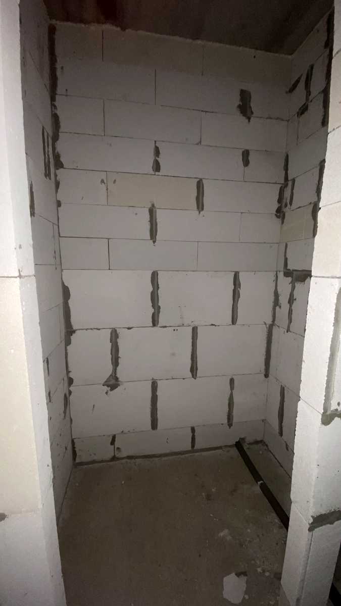 1880008905513661