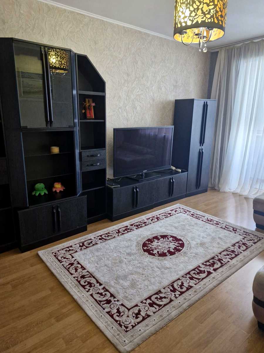 1880011386599395