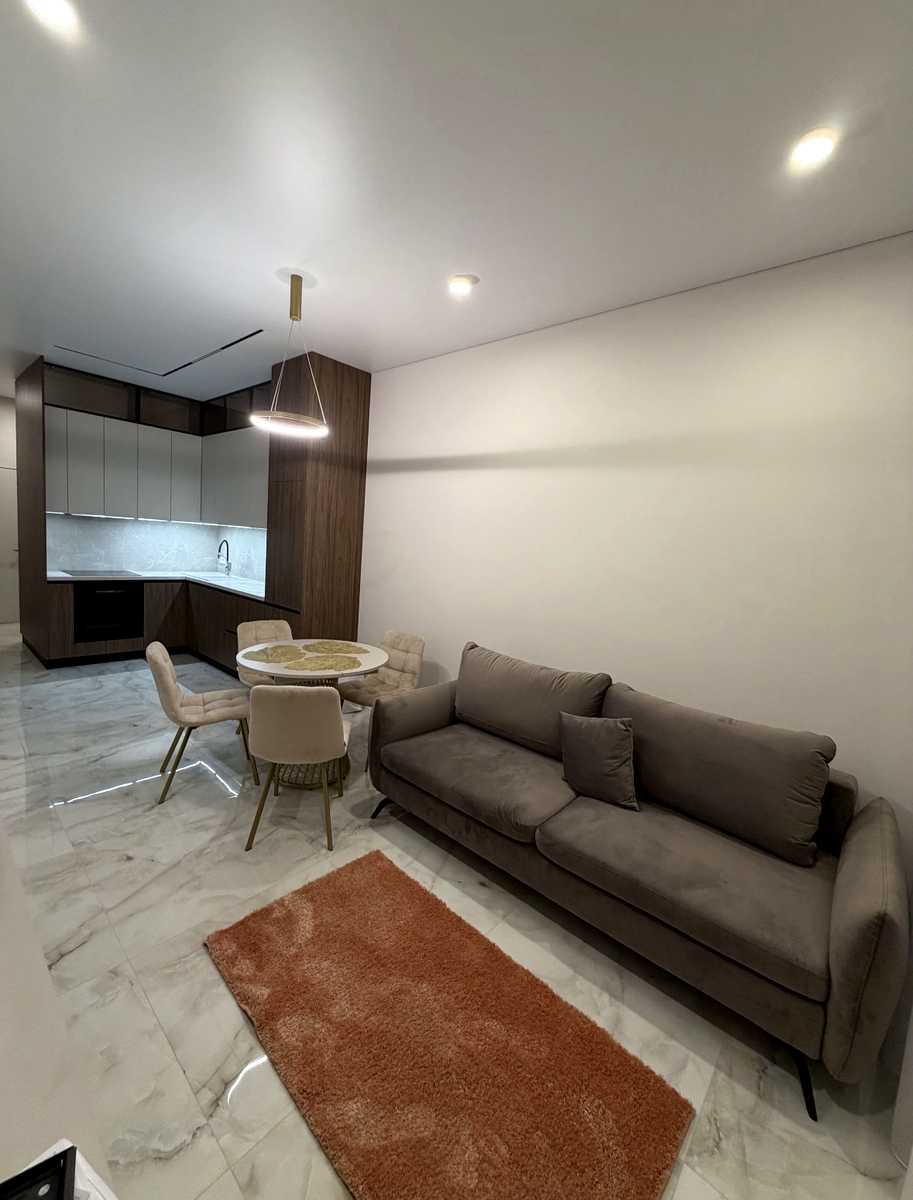 1880011624692041