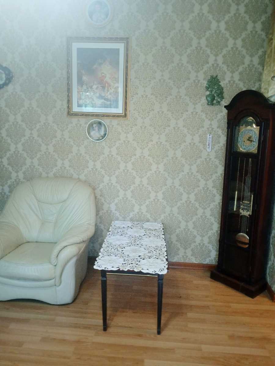 1880011904892744