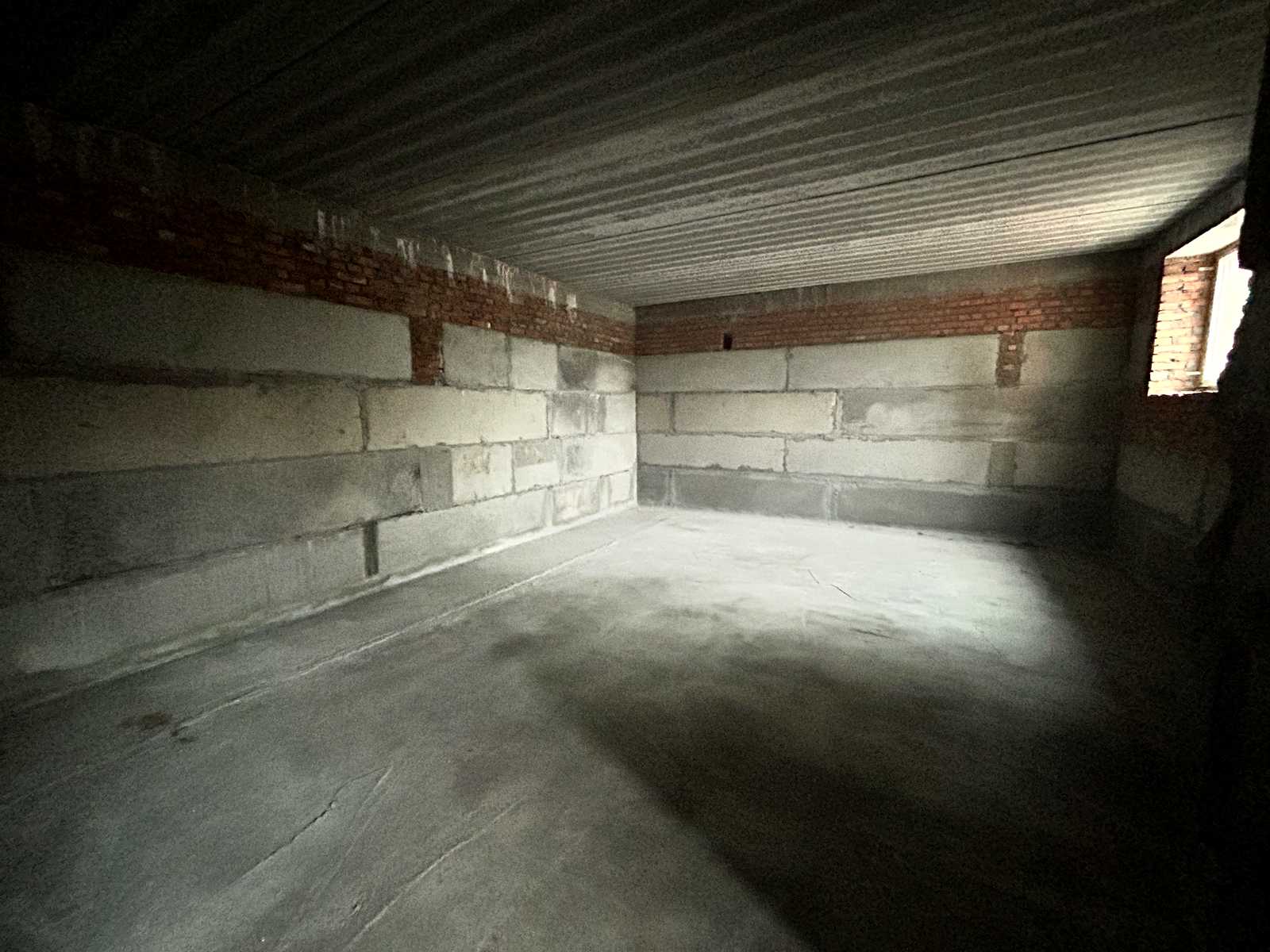 1880013965629956