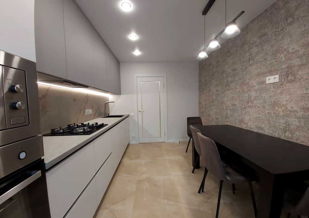 1880014077698372
