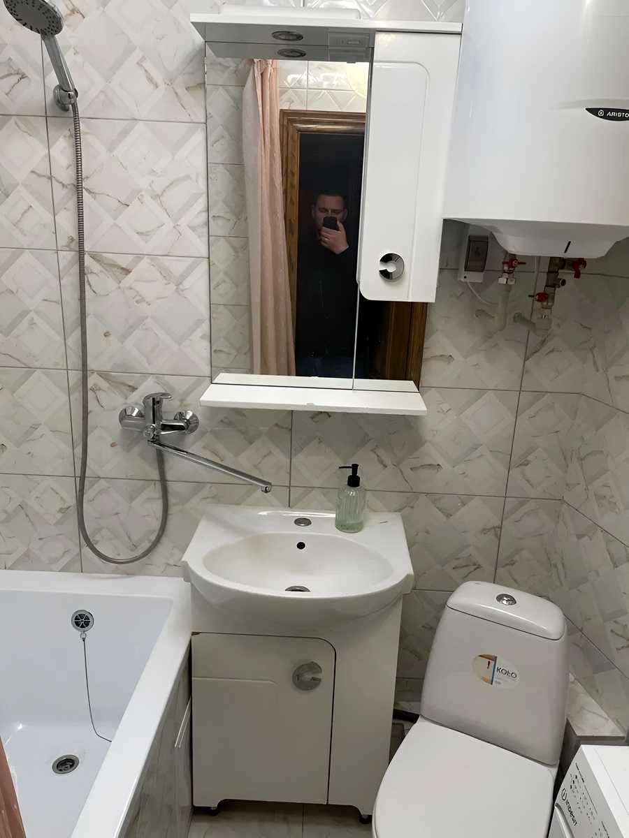 1880018494509275