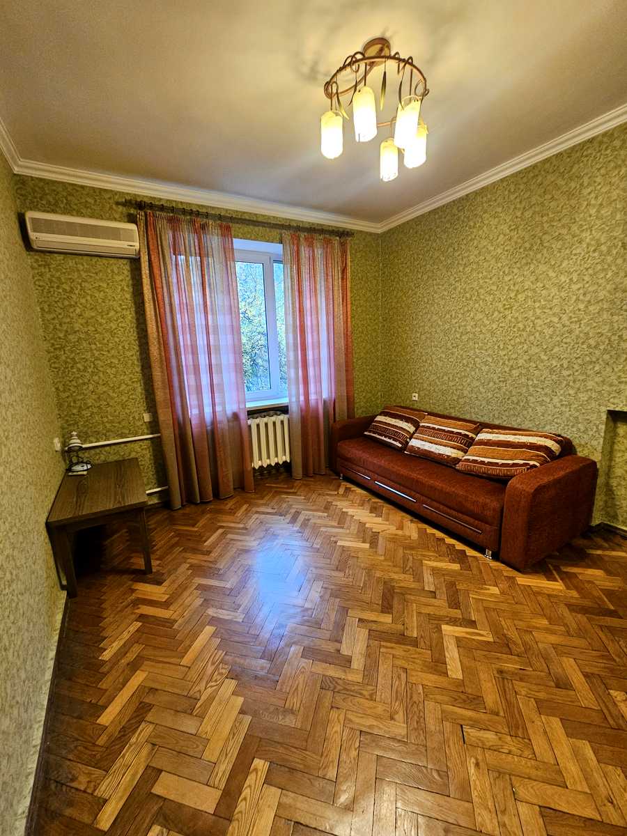 1880024813111689