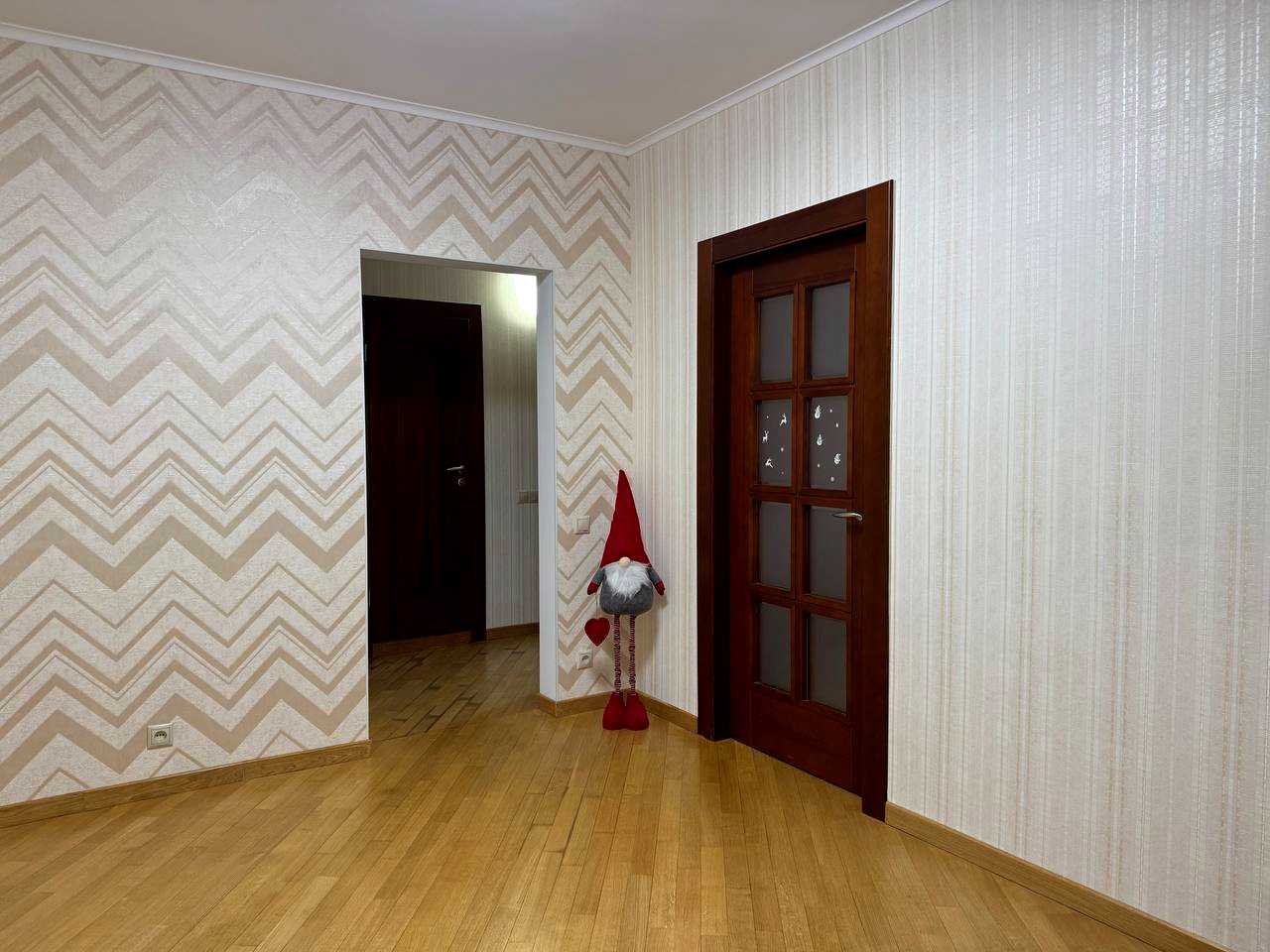 1880028763438333