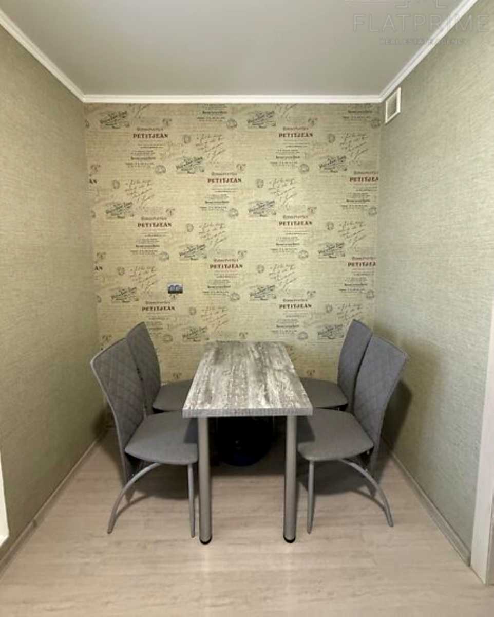 1880032594379882