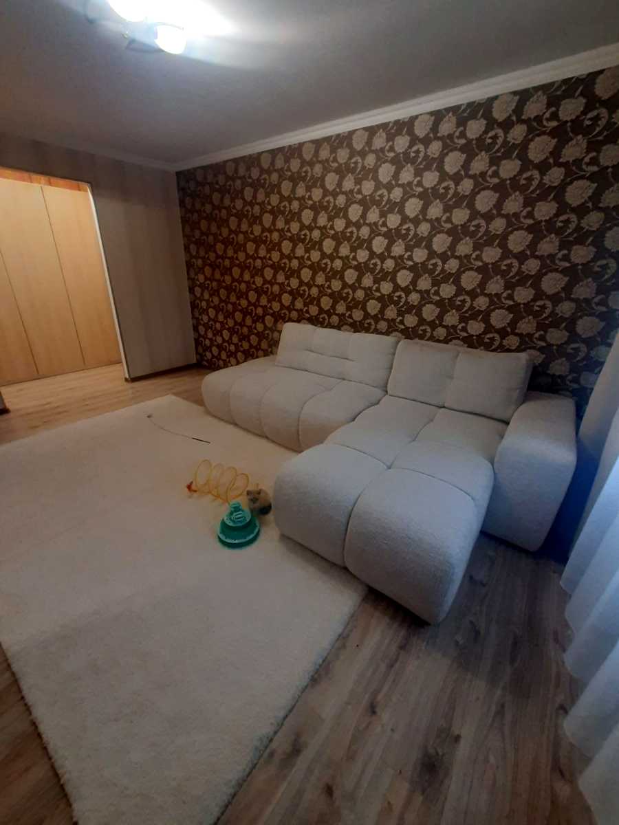 1880037764406480