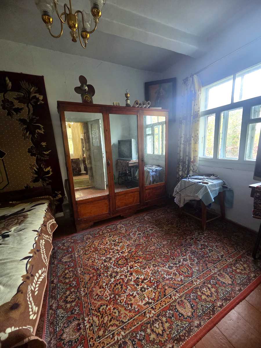 1880038449874663