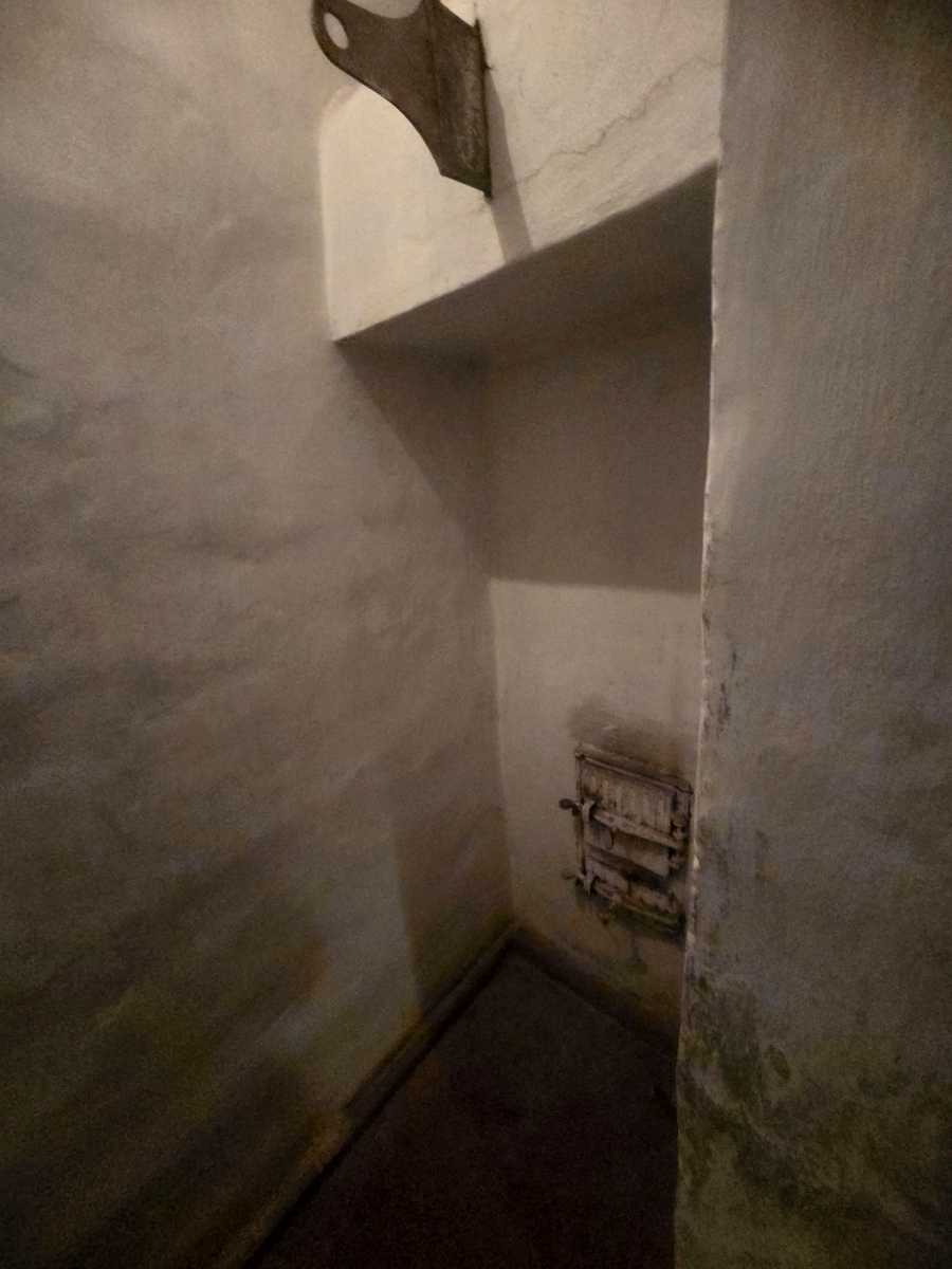 1880038453994947