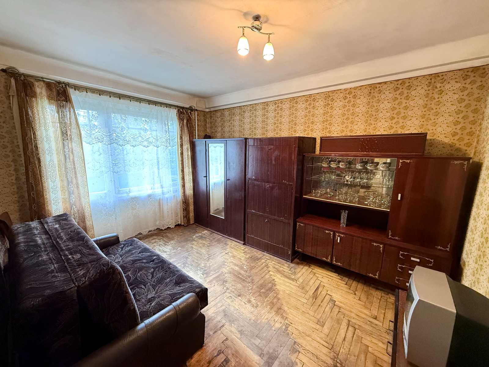 1880043358892234