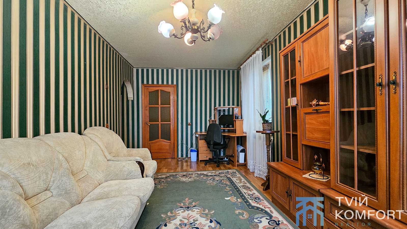 1880047651408625