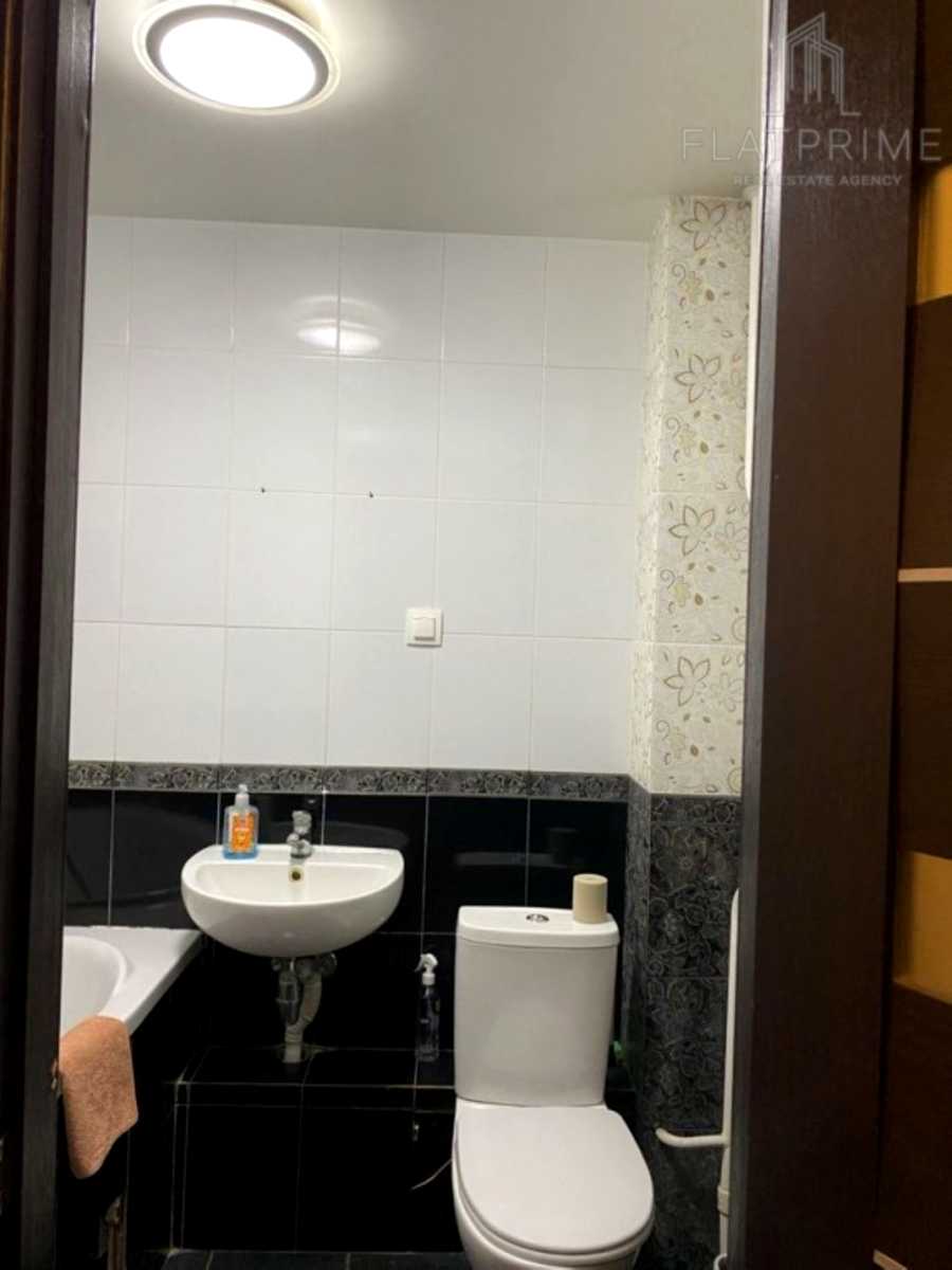 1880047963904631