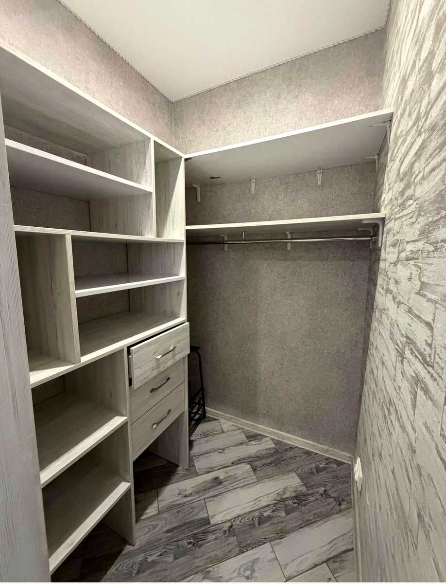 1880049042645823