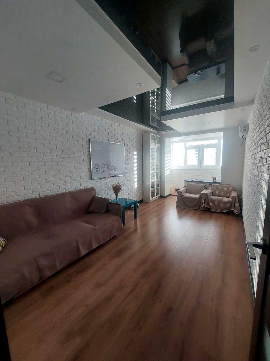 1880093769660677