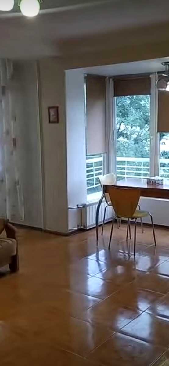 1880094048799219