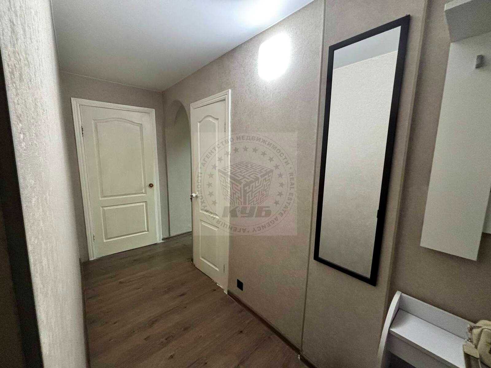 1880095872384906