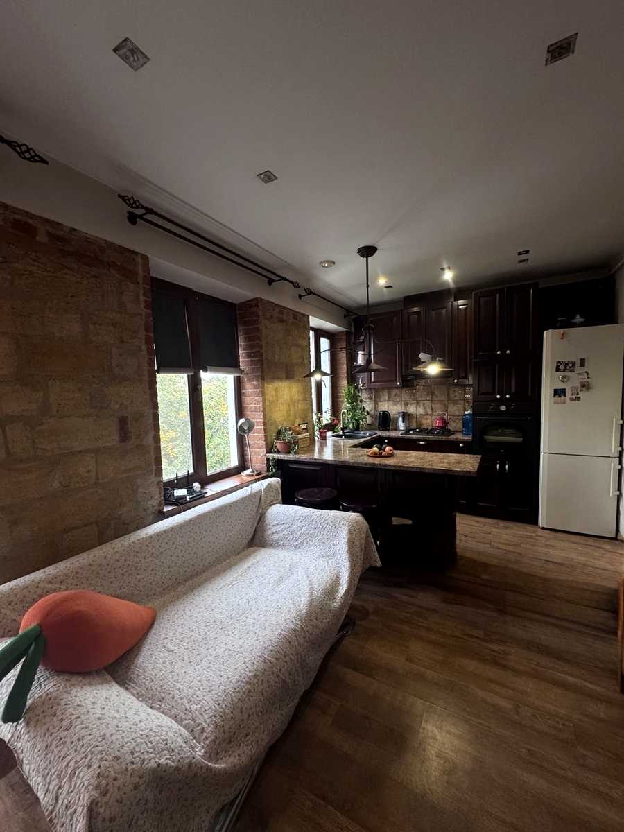 1880095900087511