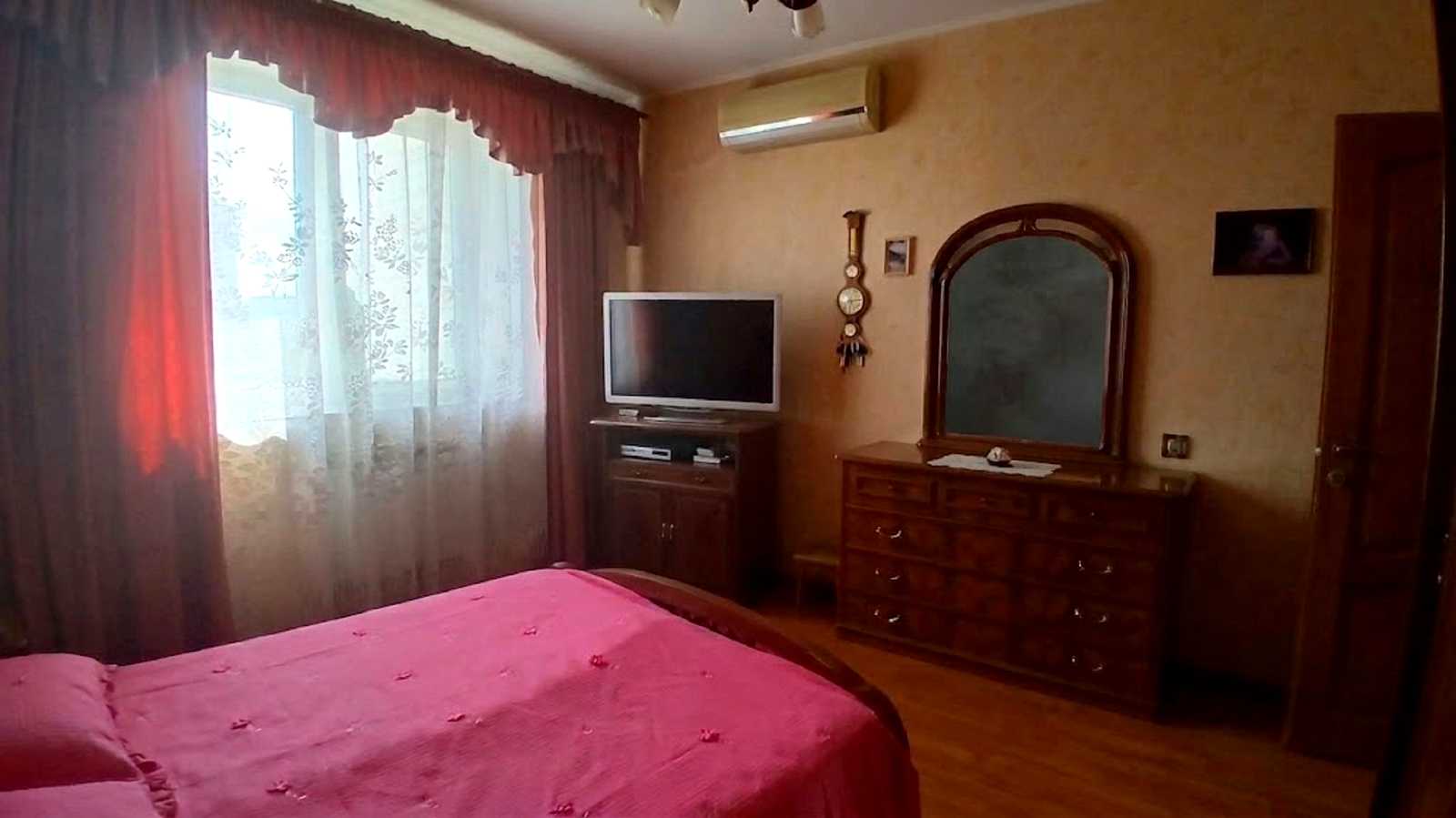 1880096528433132