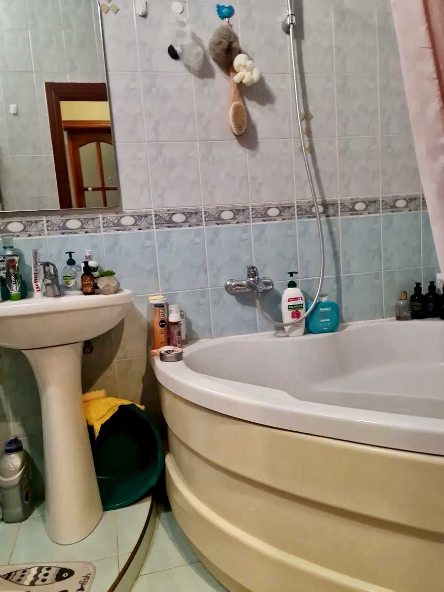 1880097323218280